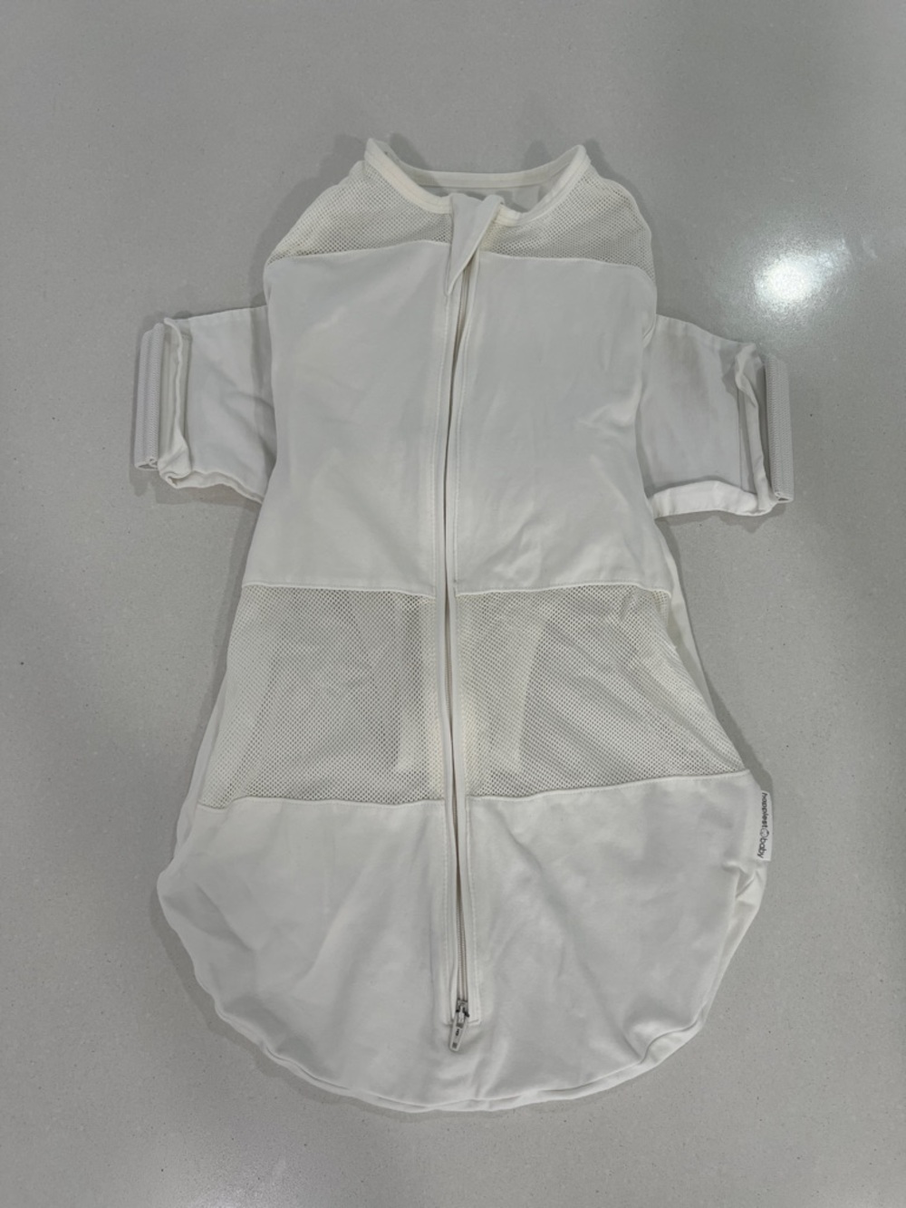 Snoo Happiest Baby White Mesh Panel Zip-Up Infant Swaddle - Small (5-12lbs)